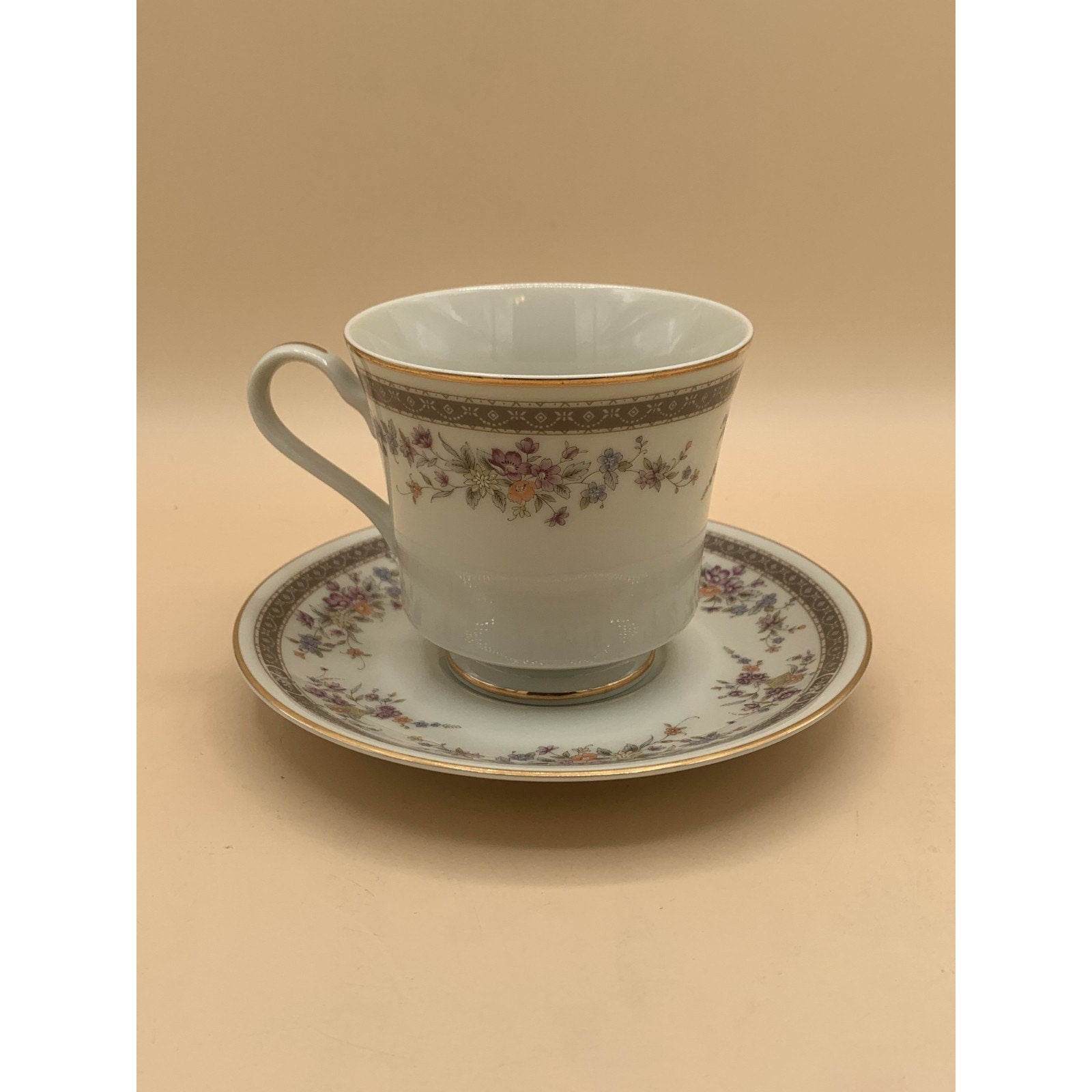 5-Piece Place Setting Mikasa Grande Ivory L5503 Marquette ‒ 12 Settings Availabl