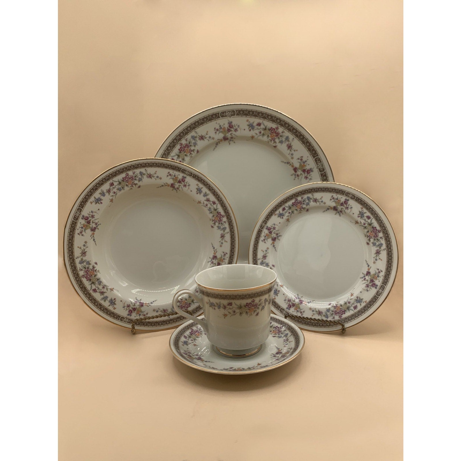 5-Piece Place Setting Mikasa Grande Ivory L5503 Marquette ‒ 12 Settings Availabl
